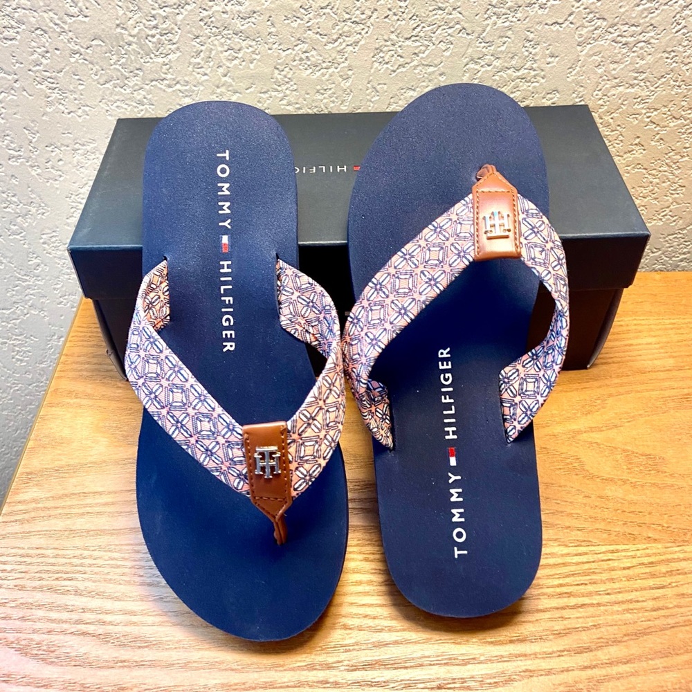 NIB-T. Hilfiger Pink & Blue Geometric Flip Flops